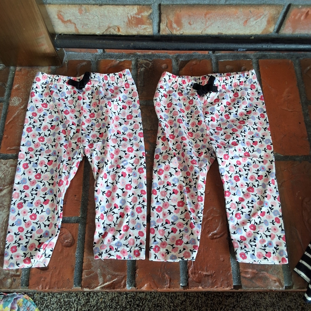 8 Touched by Nature Ditsy Floral Baby Leggins - Picture 2 of 8